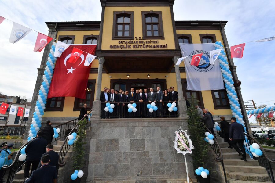  Trabzon’un ilk Gençlik Kütüphanesi Ortahisar’da Açıldı