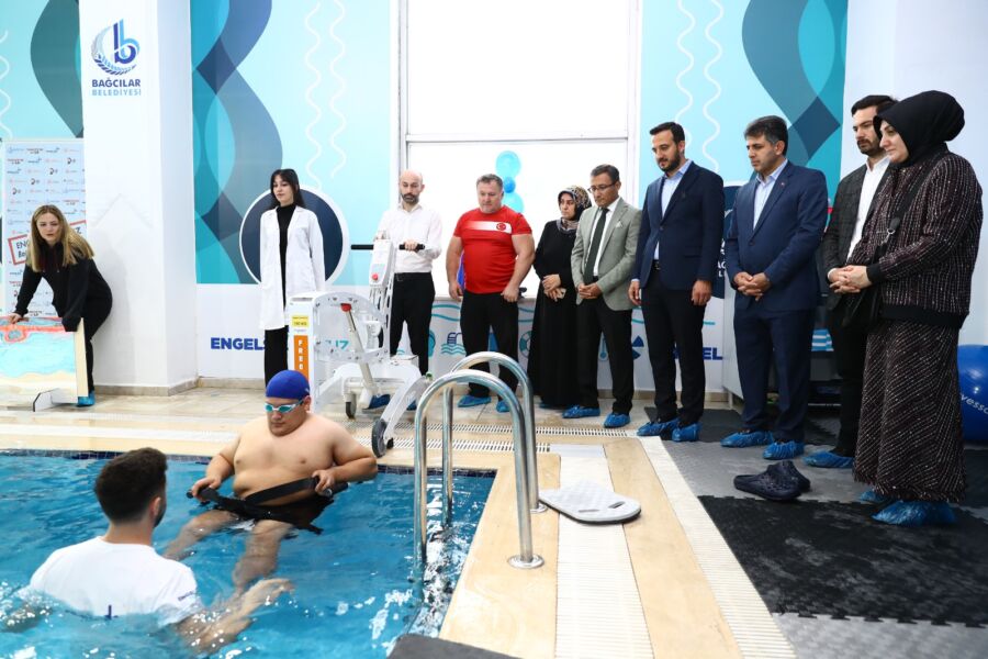  Türkiye’nin İlk Engelsiz Havuzu Bağcılar’da Açıldı