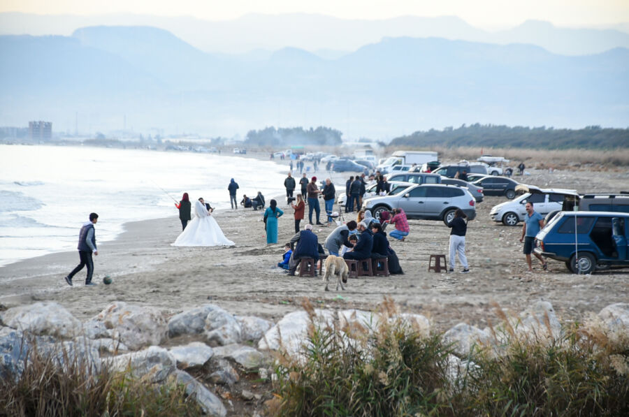  Tarsus Plajı’nın Bağlantı Yolu Tamamlandı, Vatandaşlar Denize Akın Etti