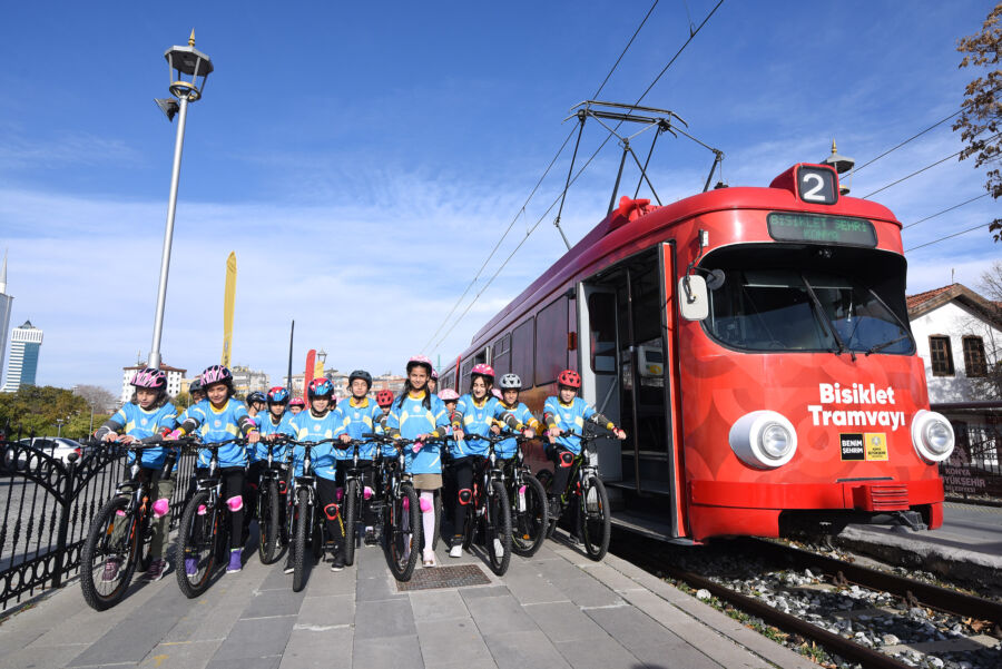  Konyalı Minikler Bisiklet Tramvayıyla Tanıştı