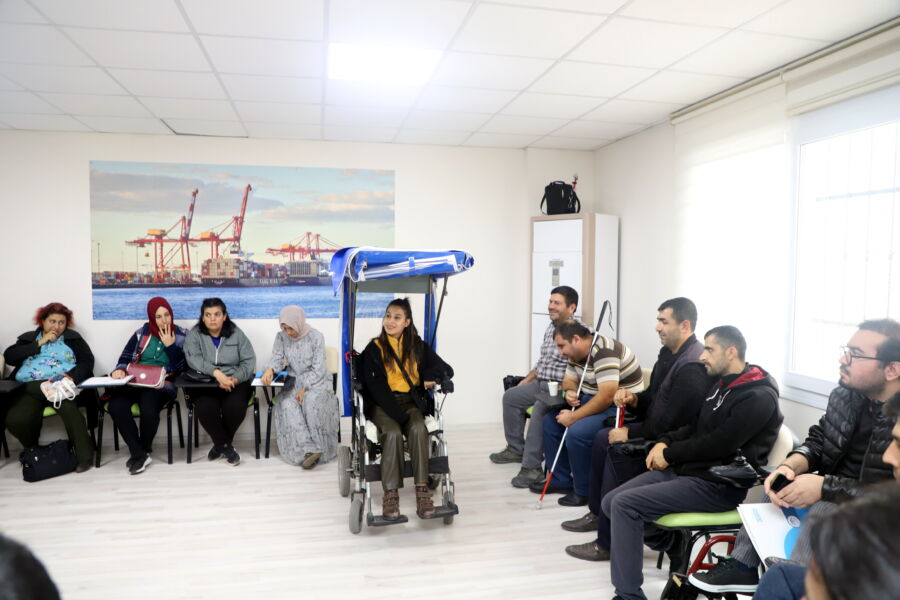  Akdeniz Belediyesi’nden Engelli Vatandaşlara “İş Kulübü Eğitimi”