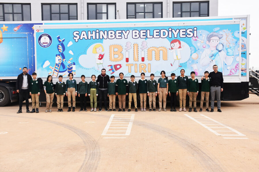  Şahinbey Belediyesi, “Bilim Tırı” ile Bilimi ve Teknolojiyi Okullara Taşıyor