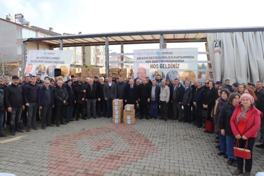  Tekirdağ Büyükşehir Belediyesi, Muratlı’da Arı Keki Dağıtım Töreni Gerçekleştirdi
