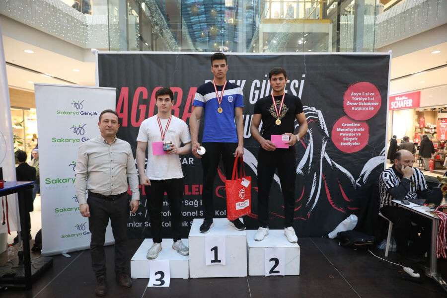  Sakarya Büyükşehir’in Bilek Güreşi Takımı Özel Turnuvada Tanıtıldı