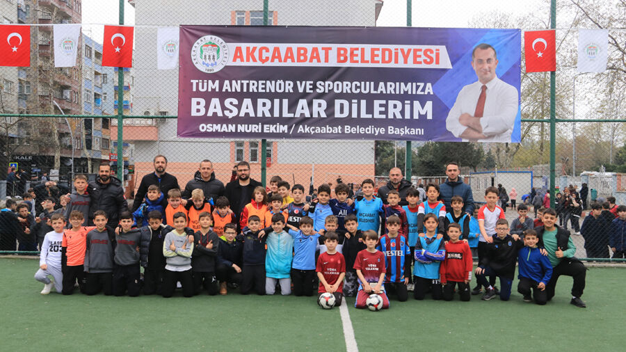  İlkokullar Arası Futbol Şenliği Başladı