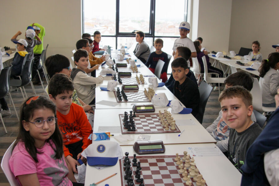  Kütahya’da Satranç Turnuvası Başladı