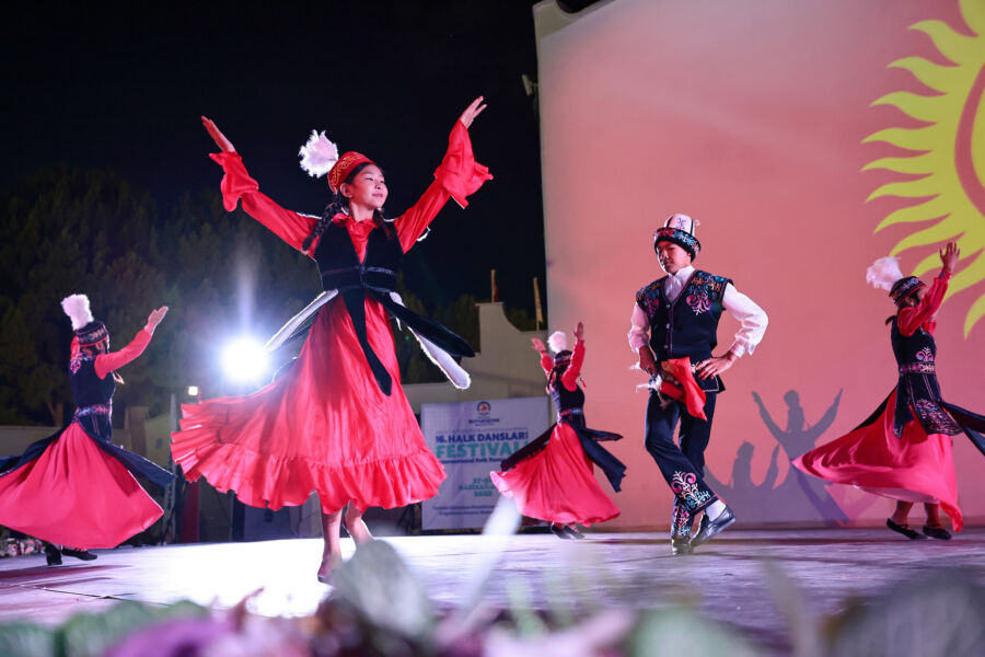  Uluslararası Halk Dansları Festivali Başlıyor