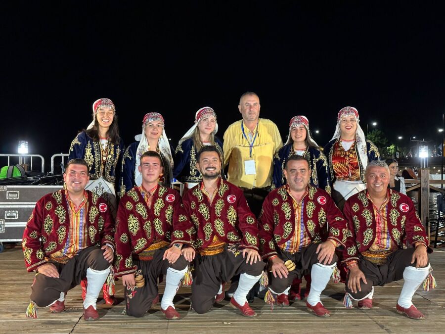  Folklorcular Trabzon ve Bayburt’ta Silifke Rüzgarı Estirdi