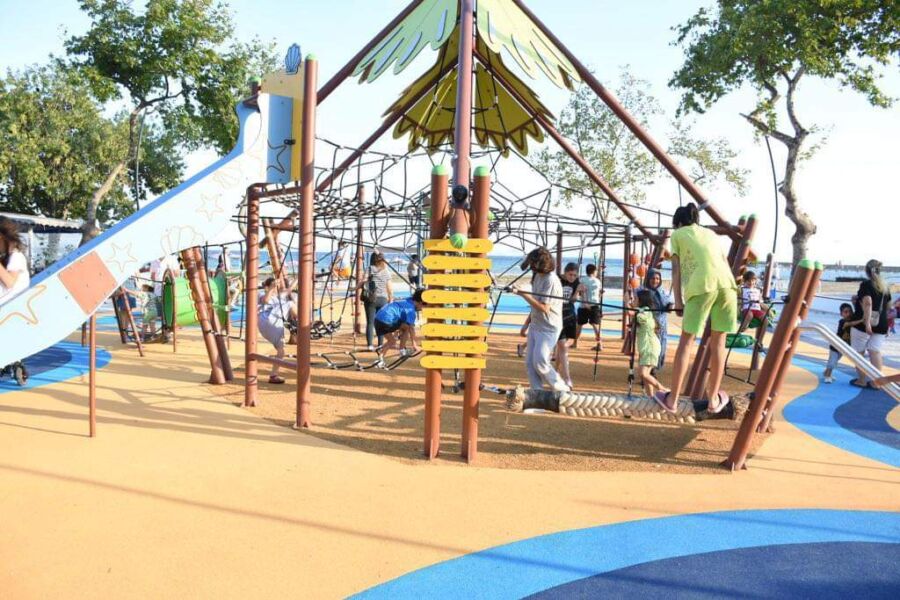  Yenilenen Parklar Çocuk Gülüşleri ile Şenlendi