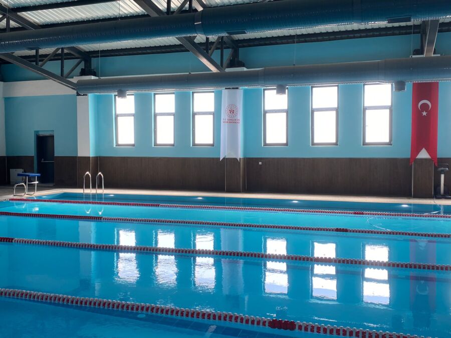  Ahmetli’de Yarı Olimpik Kapalı Yüzme Havuzu Açılıyor