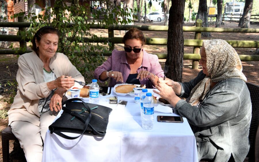  Samsun’da Yaşlı ve Engelli Bireyler İçin Piknik Düzenlendi