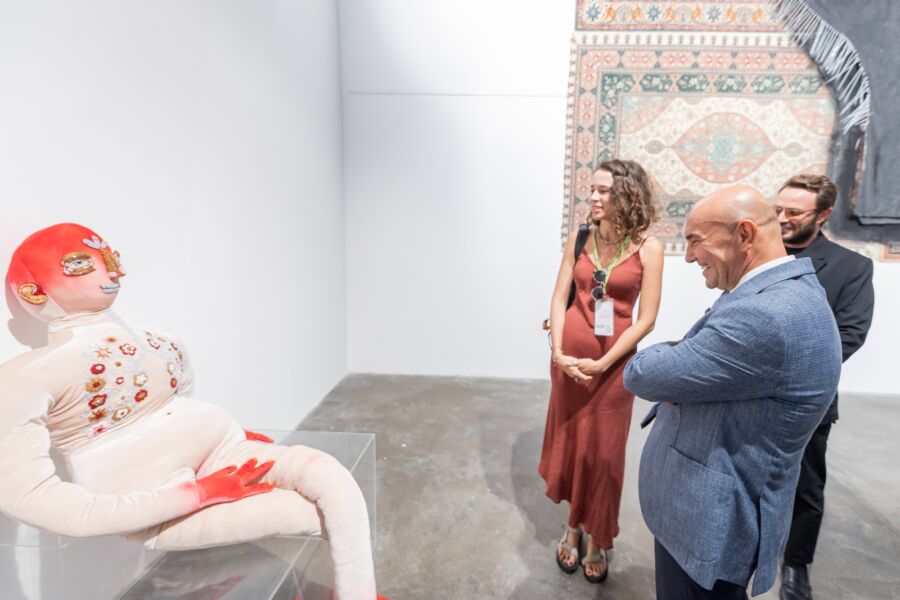  Türkiye’nin ilk Tekstil Bienali İzmir’de Açıldı
