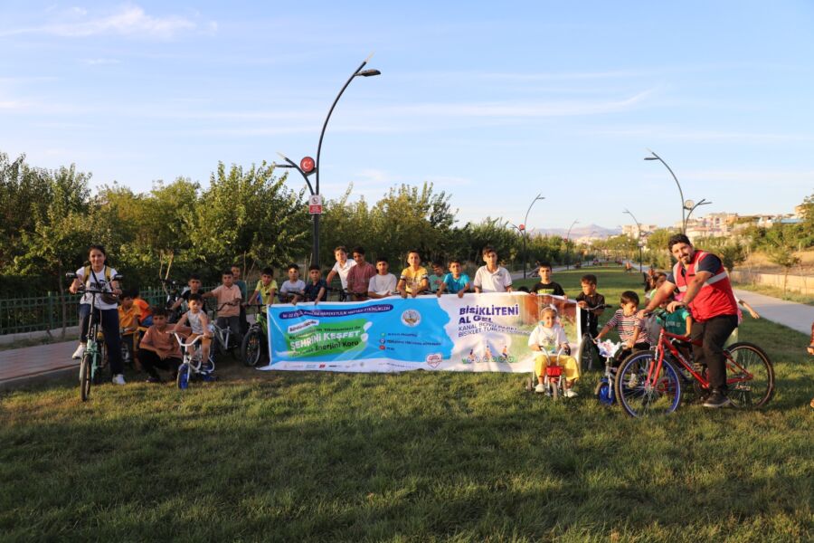  Kahta’da Çocuklara Bisiklet Turu Etkinliği Düzenlendi