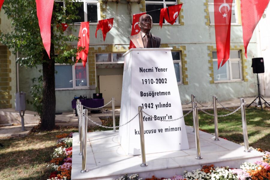  Menteşe’de Cumhuriyet Aydını Necmi Yener’in Büstü Törenle Açıldı