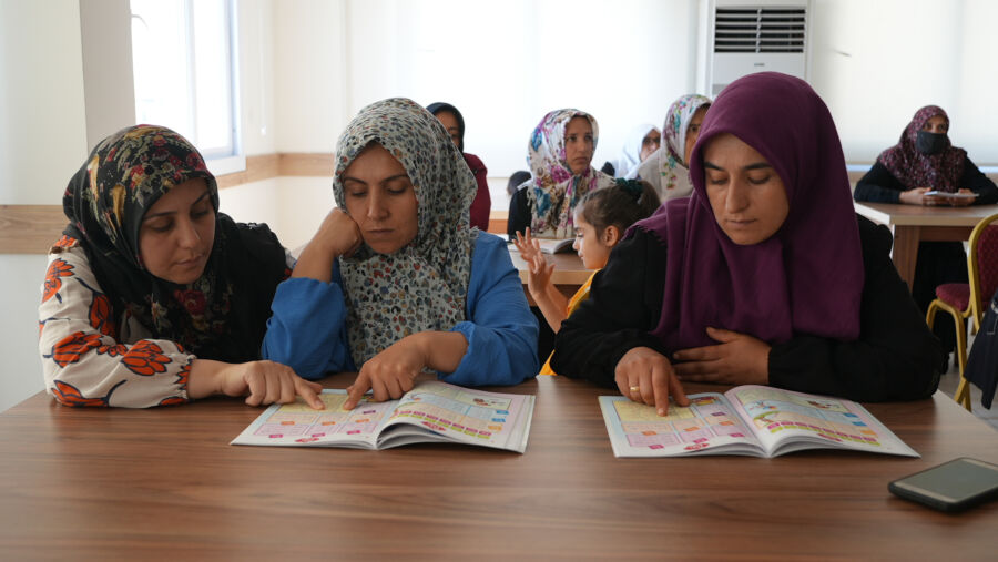  Tarsus’ta Kadınlar İçin Okuma Yazma Kursları