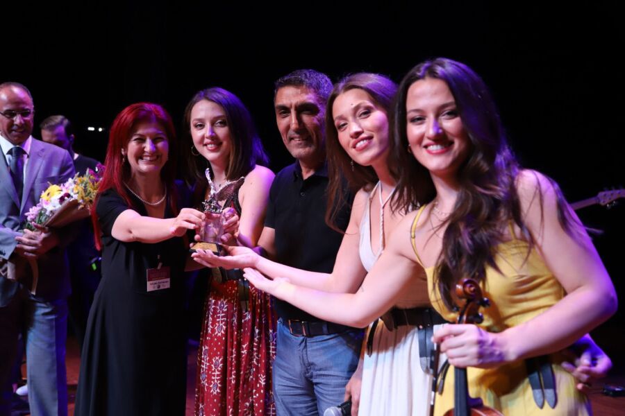  7. Uluslararası Kadın Şiir Festivali Feminİstanbul’da Onur Ödülleri Sahiplerini Buldu