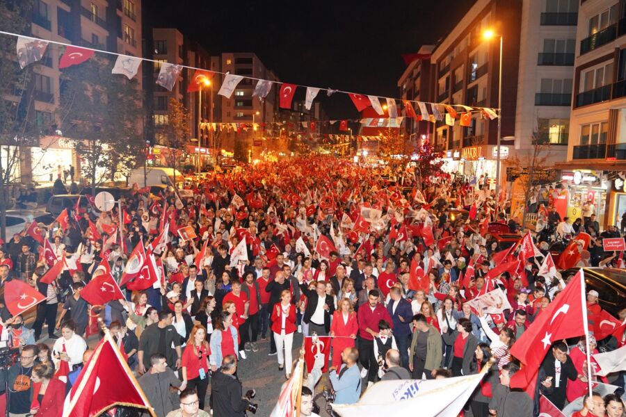  Beylikdüzü’nde Binlerce Kişi 100.Yıl İçin Yürüdü