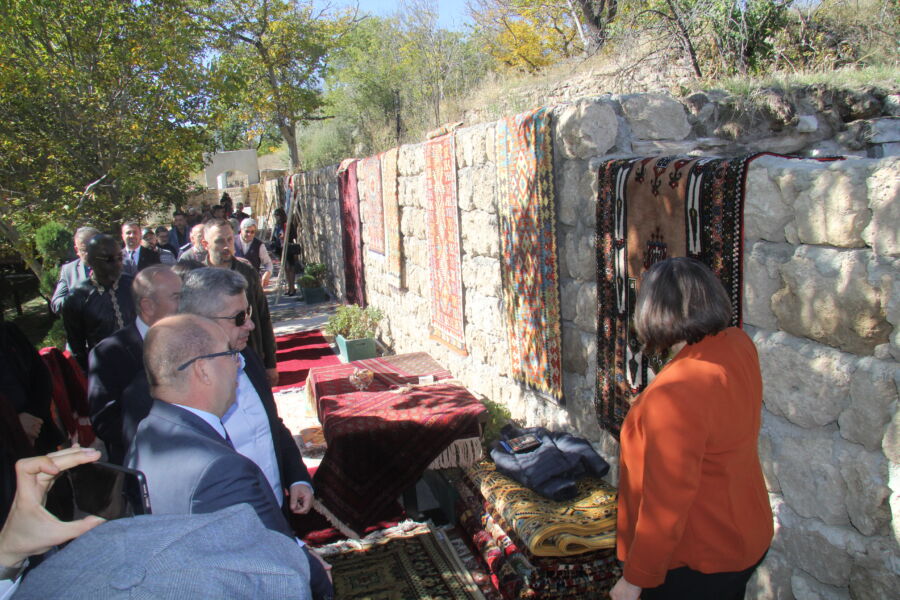  Bünyan’da Uluslararası Halı, Kilim ve Güzel Sanatlar Zirvesi Gerçekleştirildi