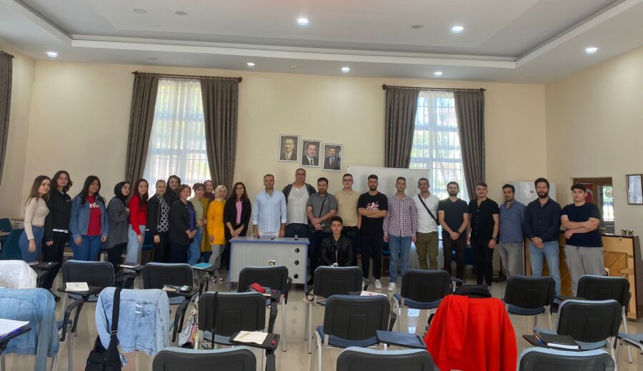  Türk Musikisi Konservatuvarının Yeni Öğrencileri Notalarla Buluşuyor
