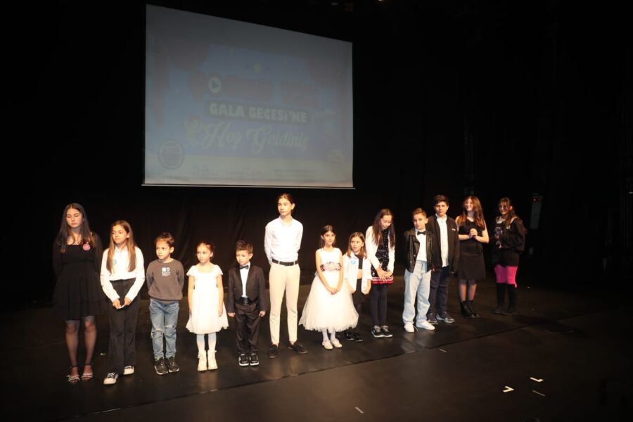  Çocuk Sinema Okulu’nu Öğrencilerinden Dünya Çocuk Hakları Günü’nde Muhteşem Gala