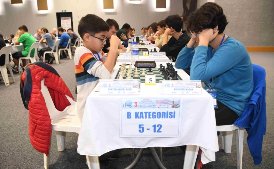  Konyaaltı’nda Satranç Turnuvası