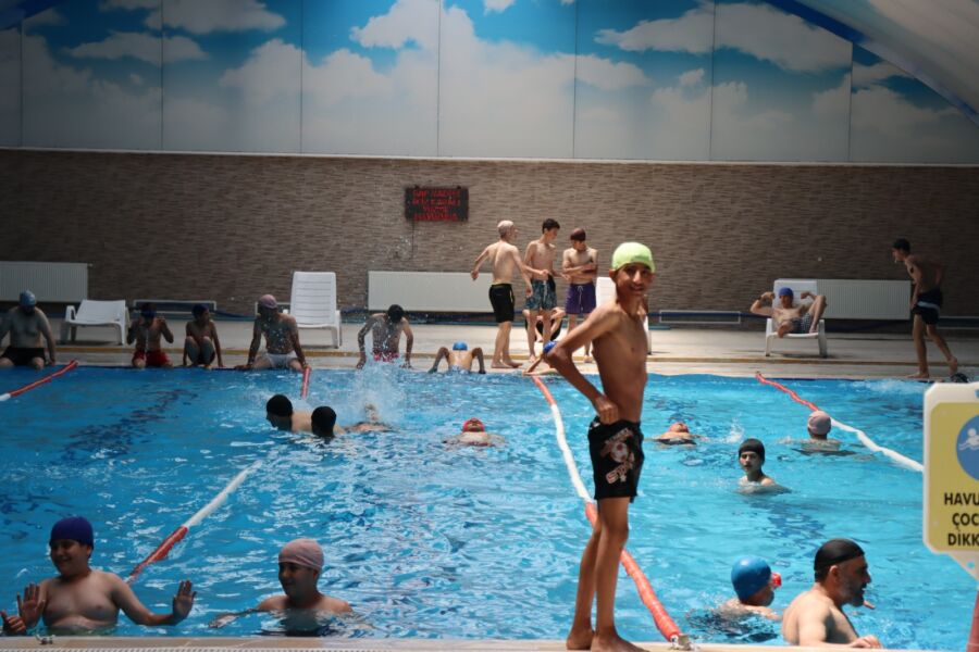 Şanlıurfa’da Yaz-Kış Yüzme Havuzu Hizmeti