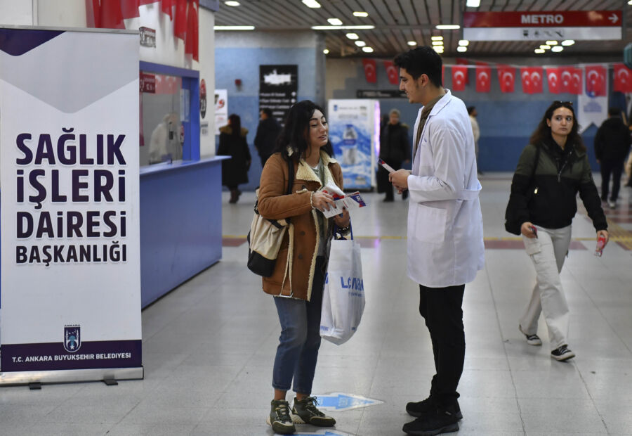  Ankara’da AIDS Konusunda Farkındalık Etkinliği