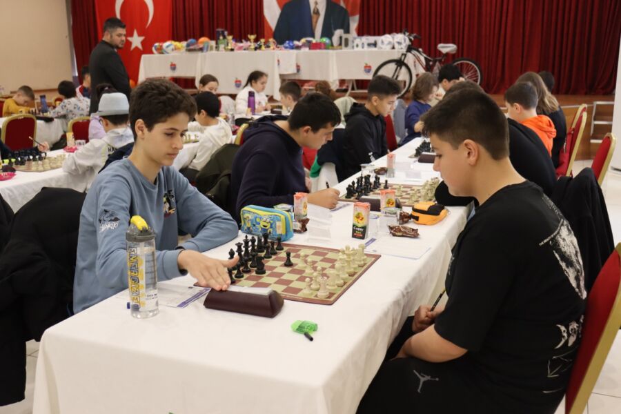  Bayramiç’te Satranç Turnuvası