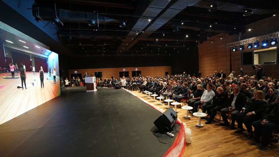  Ataşehir’de İnal Aydınoğlu Kültür Merkezi Açıldı