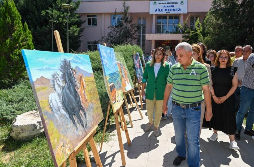 Mamak Belediyesi’nde Atık Maddelerle Oluşturulan Eserler Sergilendi