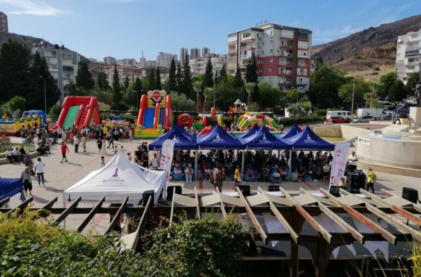 İzmir Büyükşehir’de Yangından Etkilenen Çocuklara Özel Etkinlik
