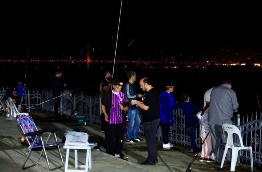 Gebze Eskihisar Sahilinde ‘Baba ve Çocuk Balık Tutma’ Etkinliği