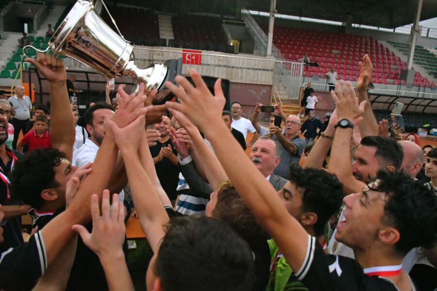 Yunusemre Belediyespor Türkiye Şampiyonu