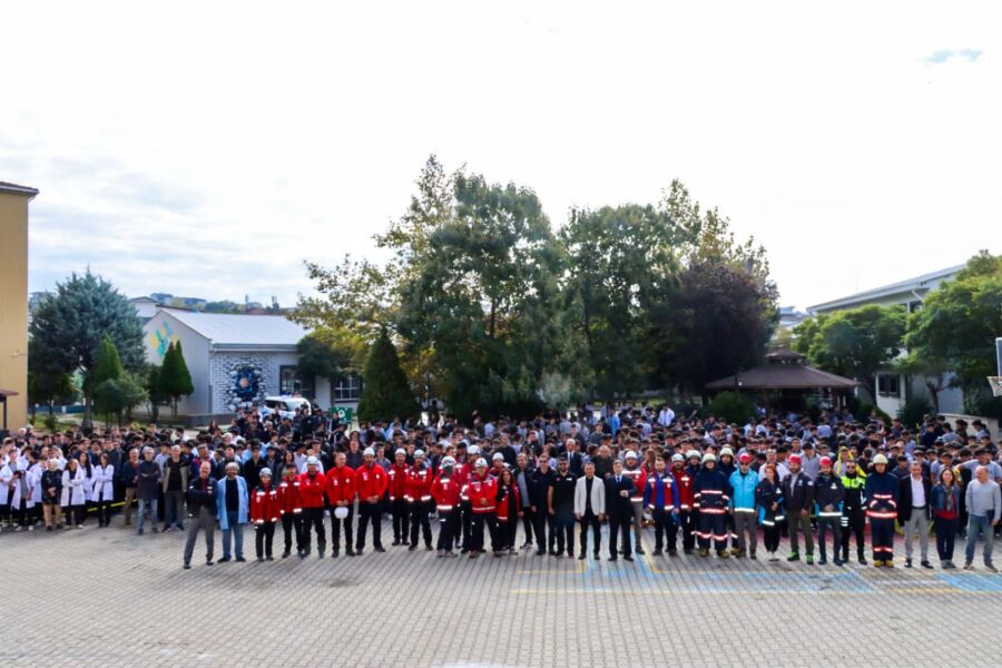  Yalova’da 13 Ekim Dünya Afet Risklerinin Azaltılması Günü’nde Tatbikat Gerçekleştirildi